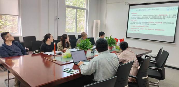 会议室里的人们 AI 生成的内容可能不正确。